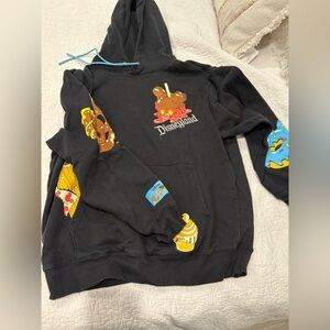 Disney eats sweater size large